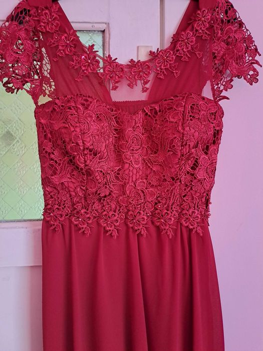 Rochie roșie eleganta