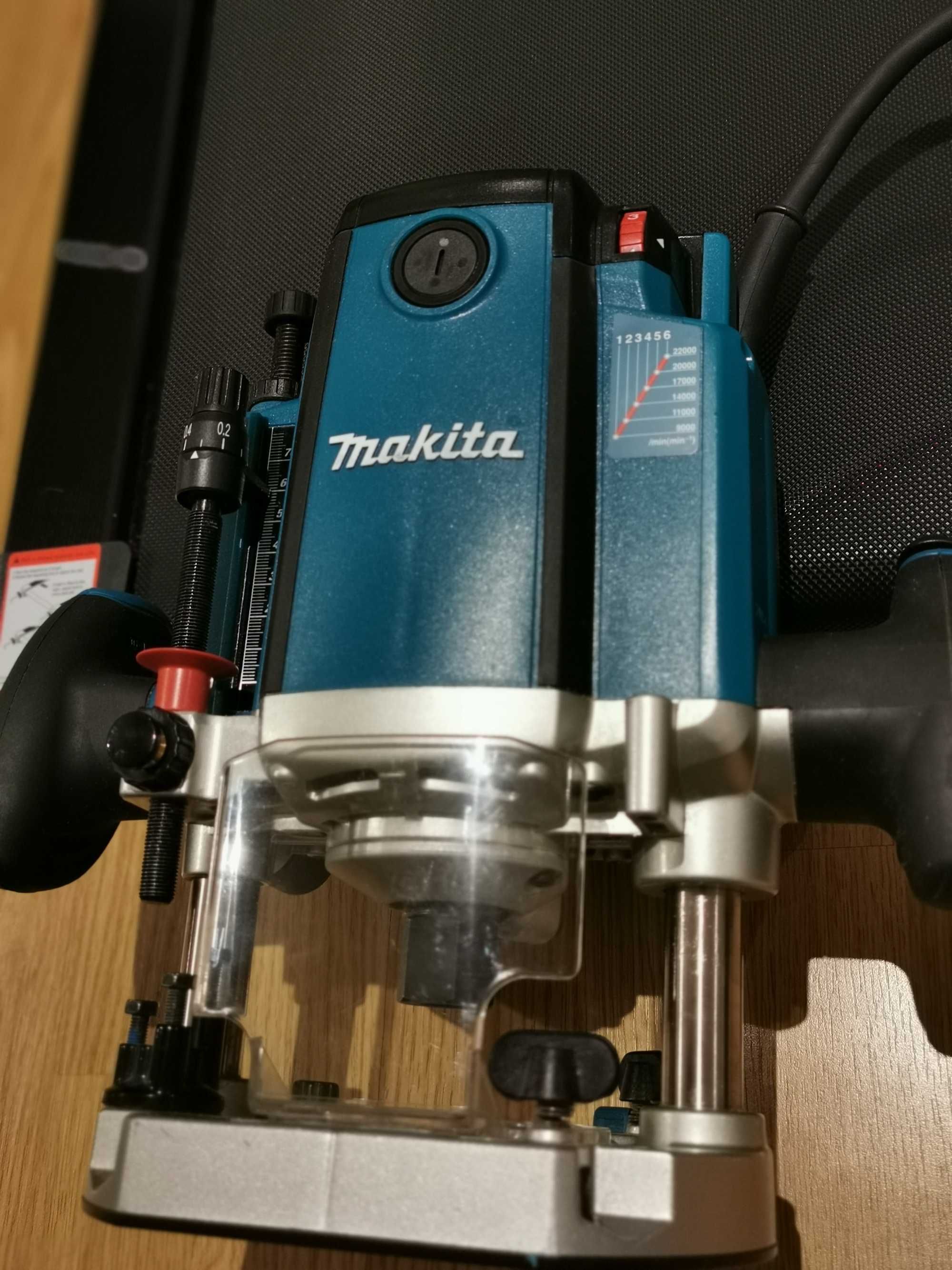 Оберфреза Makita Макита RP2301FC комплект с куфар с 7 ножа фрезера