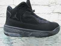 Детски маратонки Nike Jordan Max Aura 2