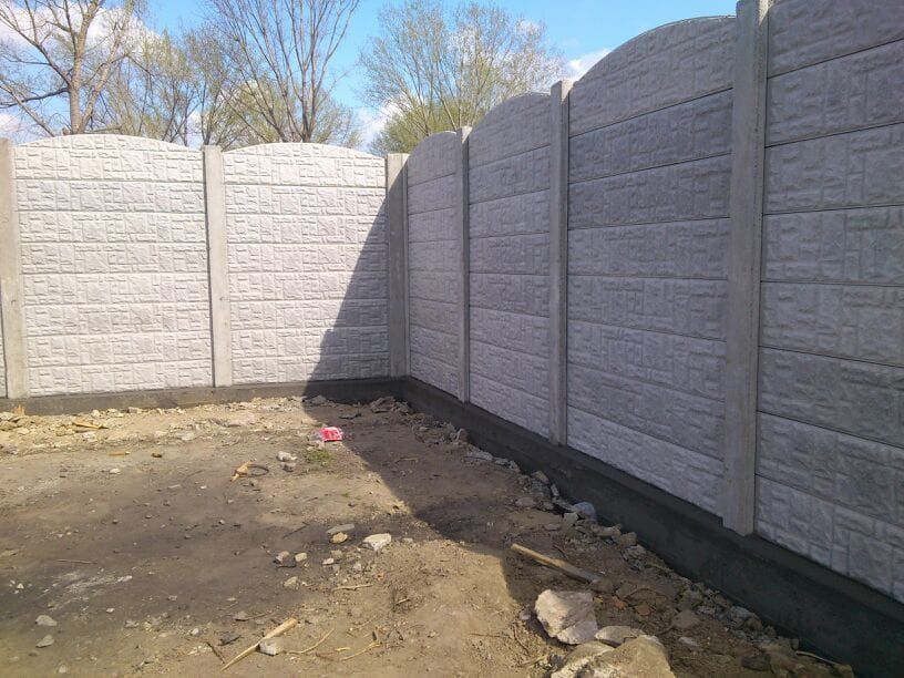 Garduri din sipca metalica, panou tip jaluzele, tabla, plasa si BCA