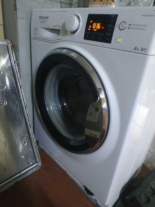 Продам стиральную машинку ariston на 6 кг