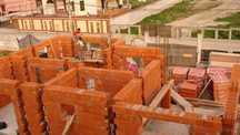 Constructii case la rosu sau la cheie