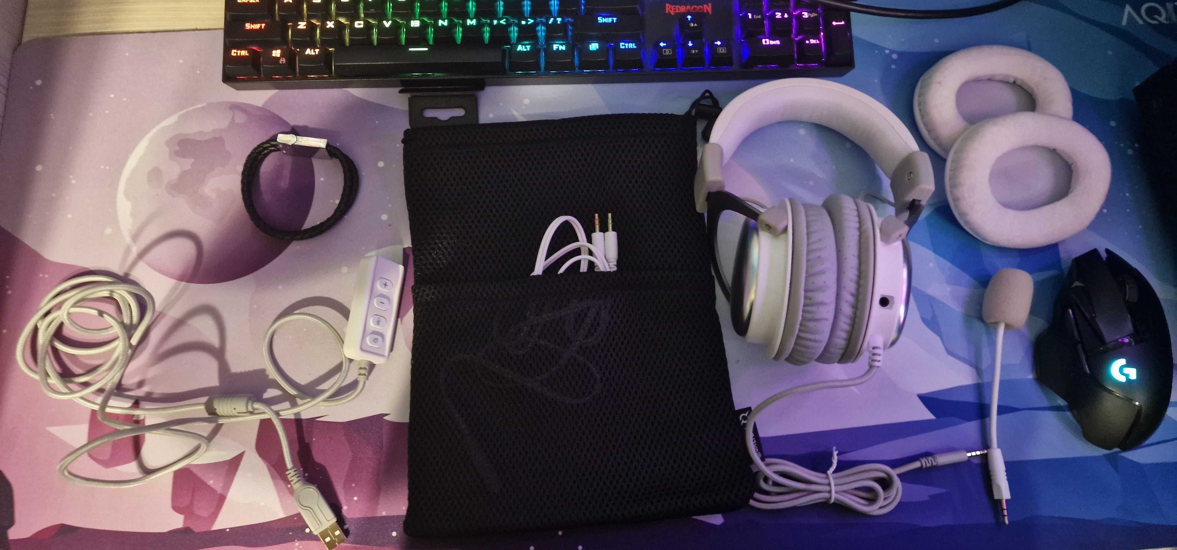 Vând caști de gaming aqiris sirius white