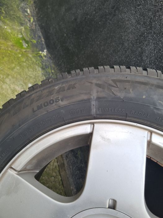 Jante aliaj golf 4 cu anvelope de iarnă M+S