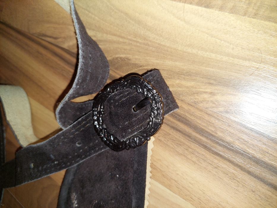 Bretele maro din piele intoarsa pentru pantaloni bavarezi
