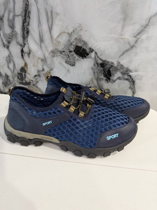 Спортивные мужские кроссовки