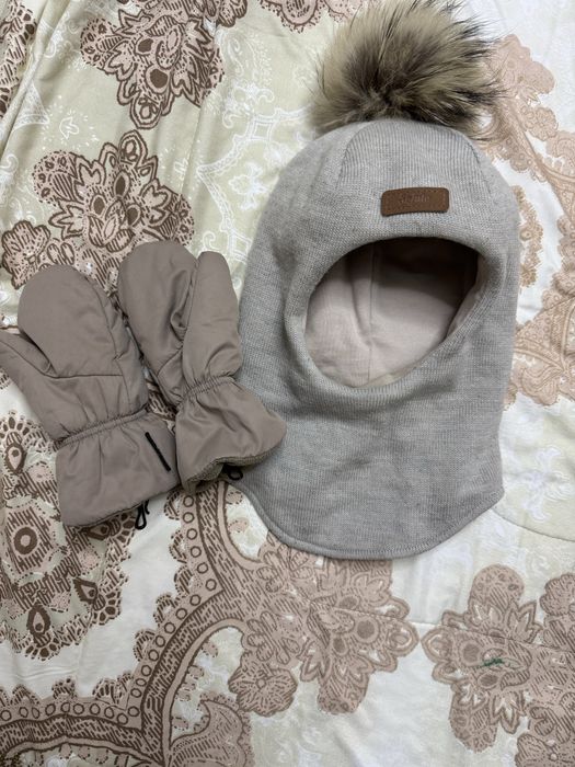 Продам набор: детскую зимнюю шапку и варежки