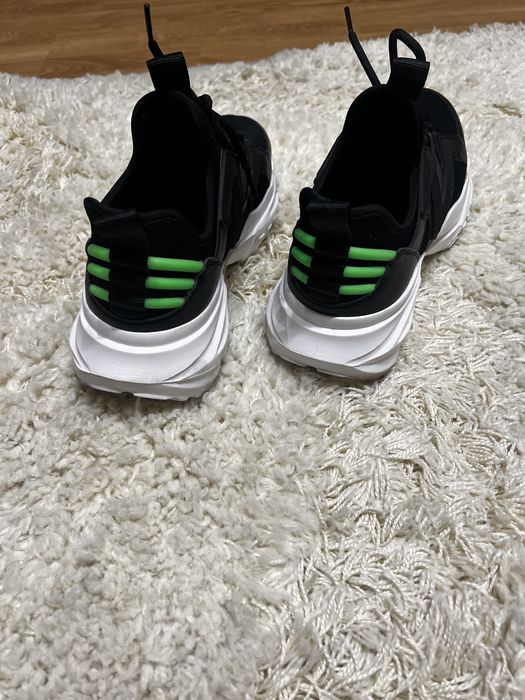 Sneakersi just cavali