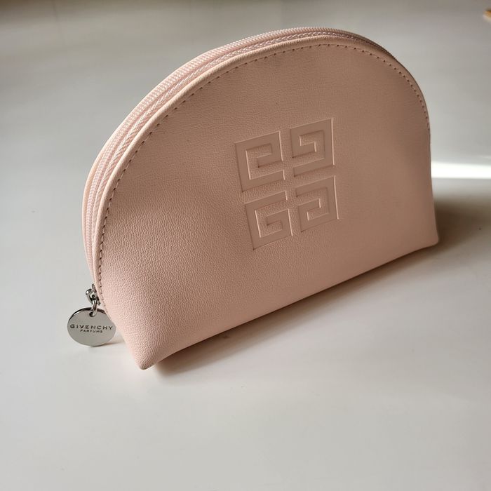 Gentuta cosmetice Givenchy