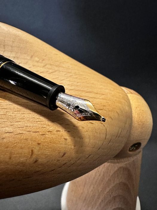 Stilou Montblanc Meisterstuck peniță aur 14 k