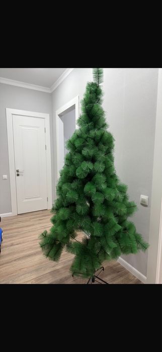 Продам елку искуственную новая