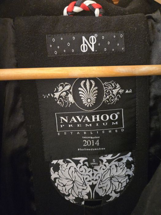 Черно палто Navahoo