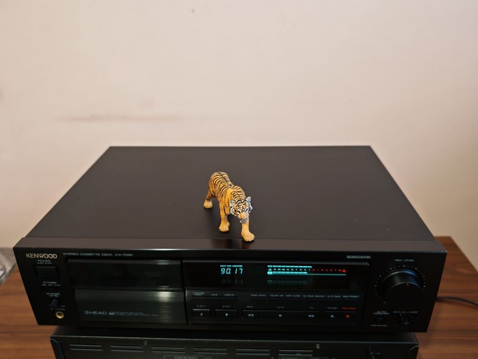 Kenwood KX-7030. Deck valoros, 3 head. Estetică de raft. Preț fix !