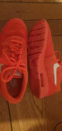Pantofi sport Nike 2 modele (portocaliu, roz cu negru)