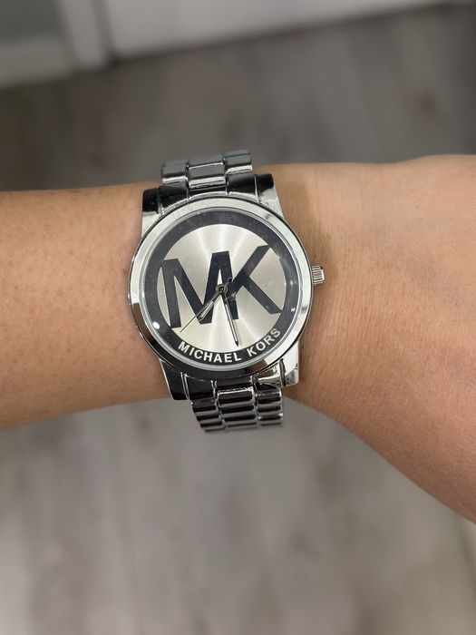 Новые часы Майкл Корс