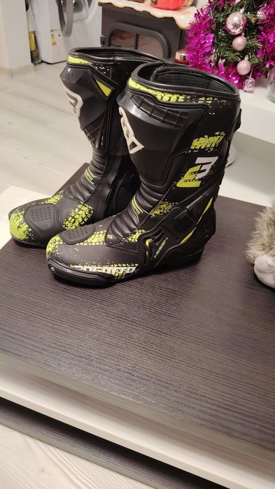 Vând combinizoane moto din doua piese și ghete moto