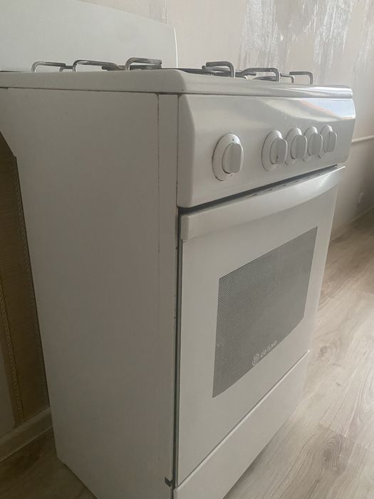 Продам газ плиту