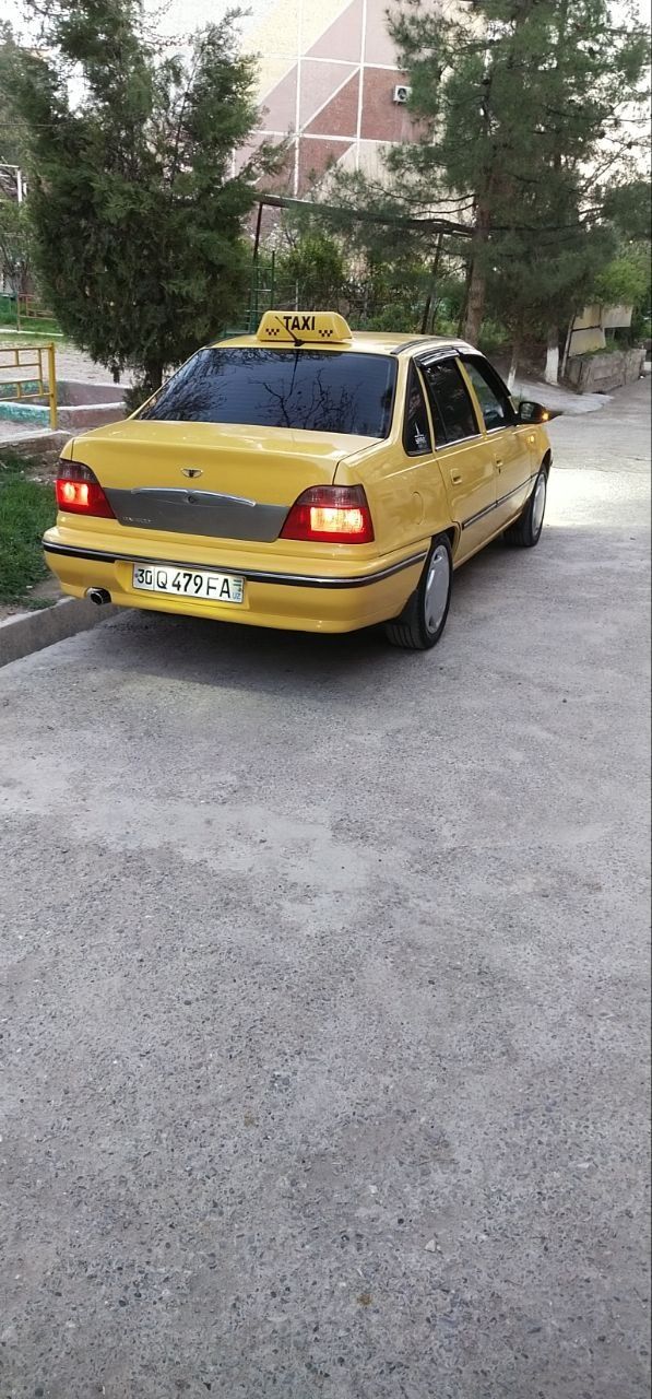 Нексия в хорошем состоянии 2000г
