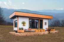 Tiny House Traditional Românesc .Lut/paie/acoperis verde