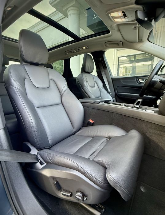 Volvo XC60 B4 R-Design+Black! Facelift Mod 2024! Garantie 1 An!