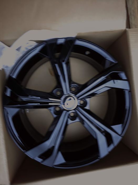 Jante de aliaj pentru toyota pe 18 marca rc wheels  model dalton