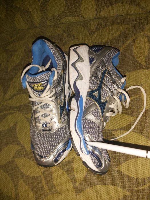 Дамски маратонки Mizuno Wave Nirvana 7
