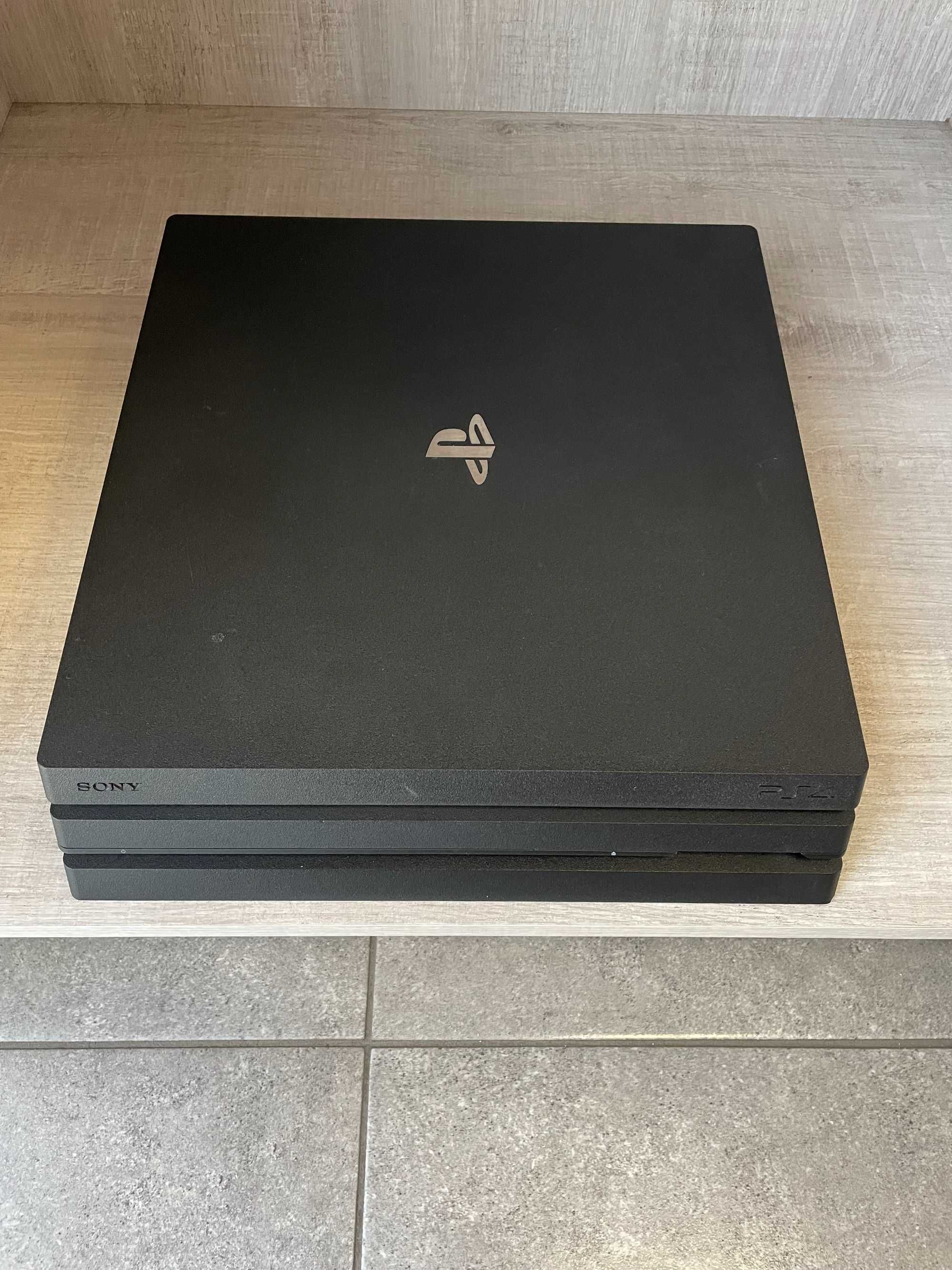 конзола PS4 Pro 1TB