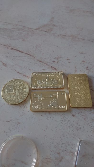 Lingouri placate cu aur, Un cadou deosebit