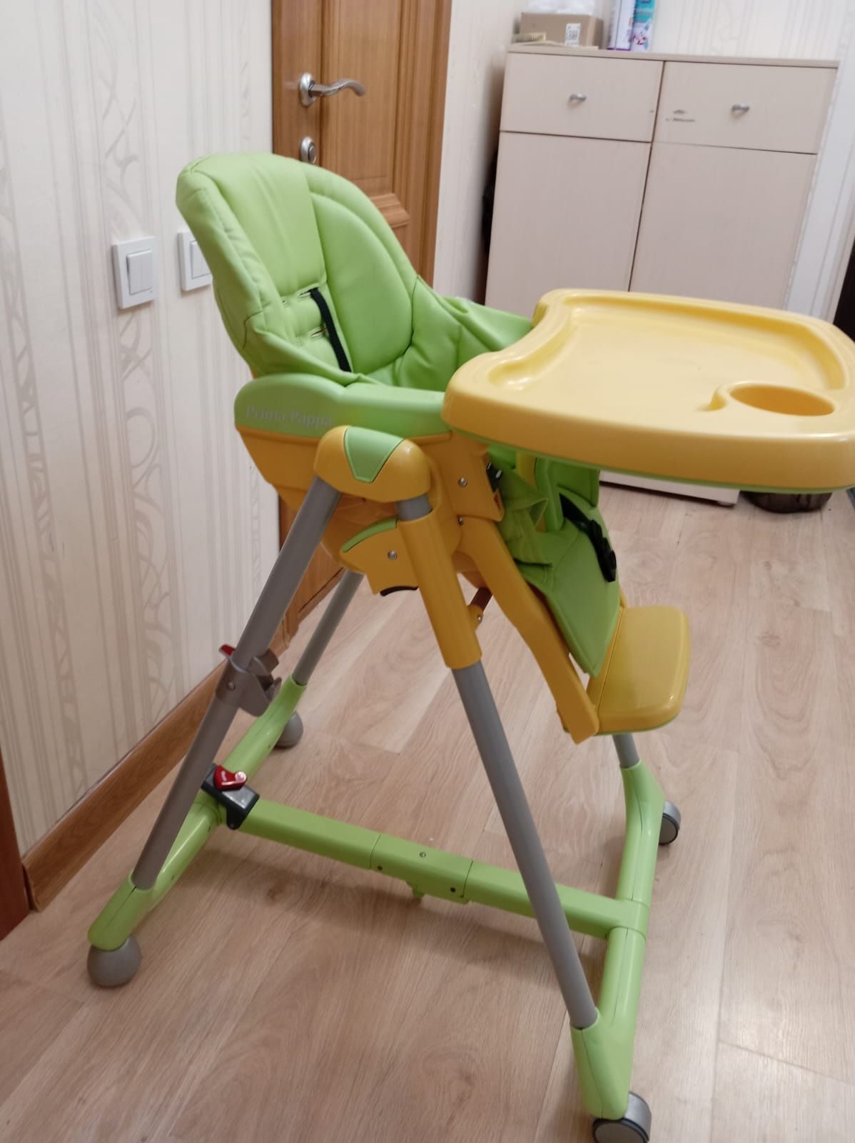 Стульчик для кормления Peg perego.
