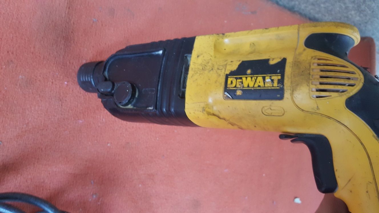 Многофункционален Перфоратор  Dewalt