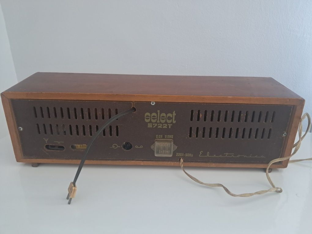 Radio casetofon Select cu CD Player Sanyo si Roadstar