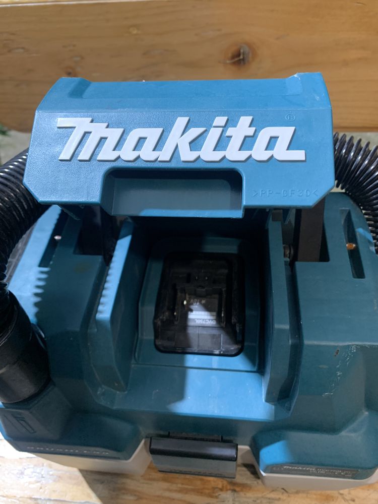 Makita DVC750L /безчеткова прахусмукачка с хепа филтър