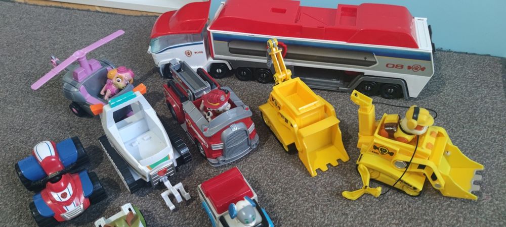 Vehicule/ mașinuțe Patrula catelusilor și Rulota