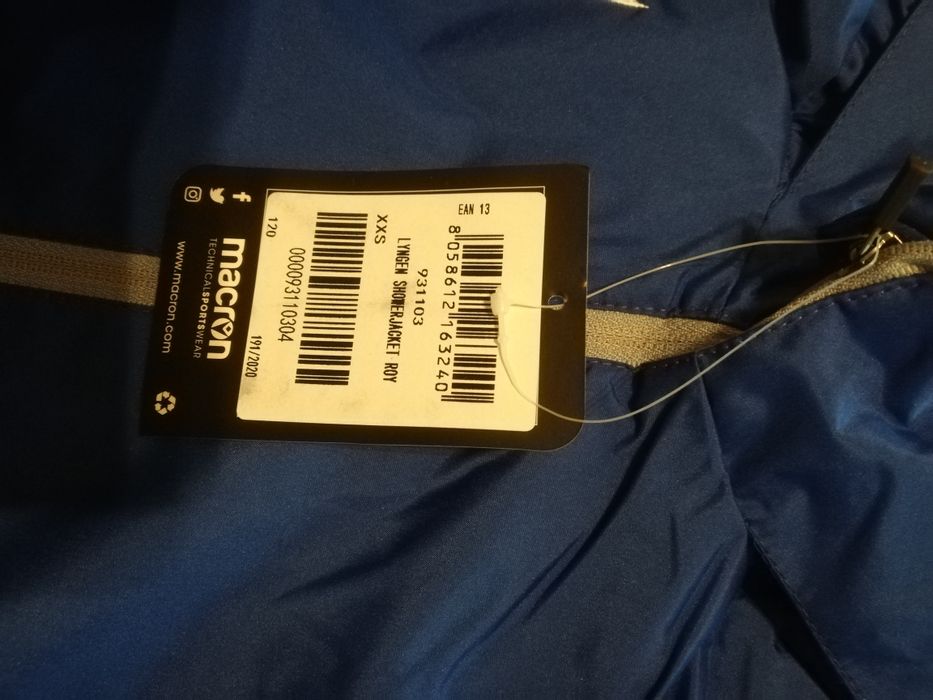 Geaca macron antivânt și ploaie