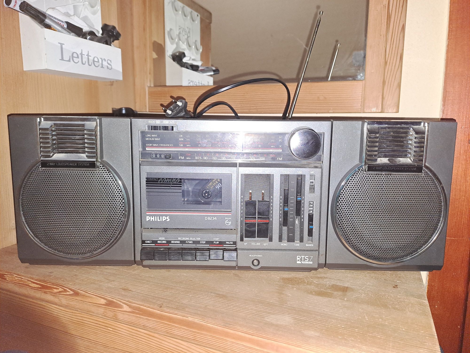 Vând radio casetofon Philips Compact Stereo