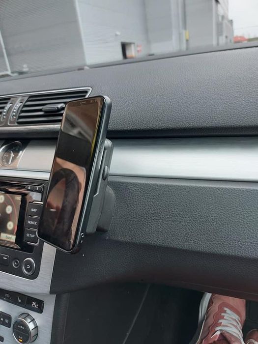 Suport telefon magnetic pentru carkitul VW