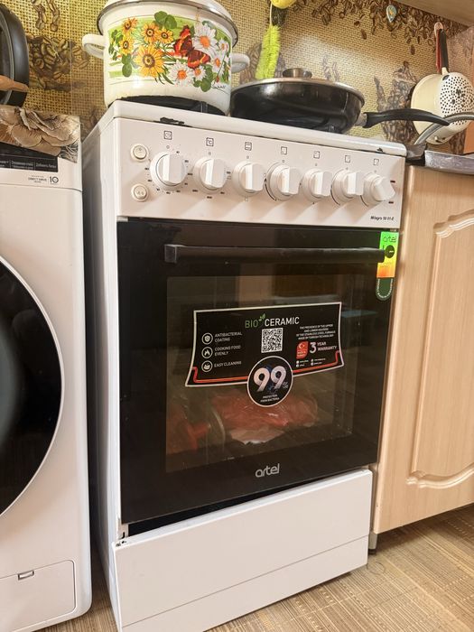 Продам газовую электрическую плиту