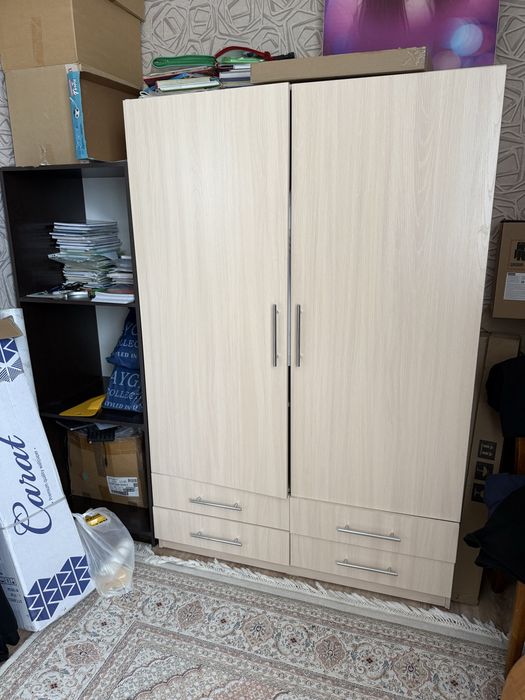 Шкаф продается, в хорошем состоянии