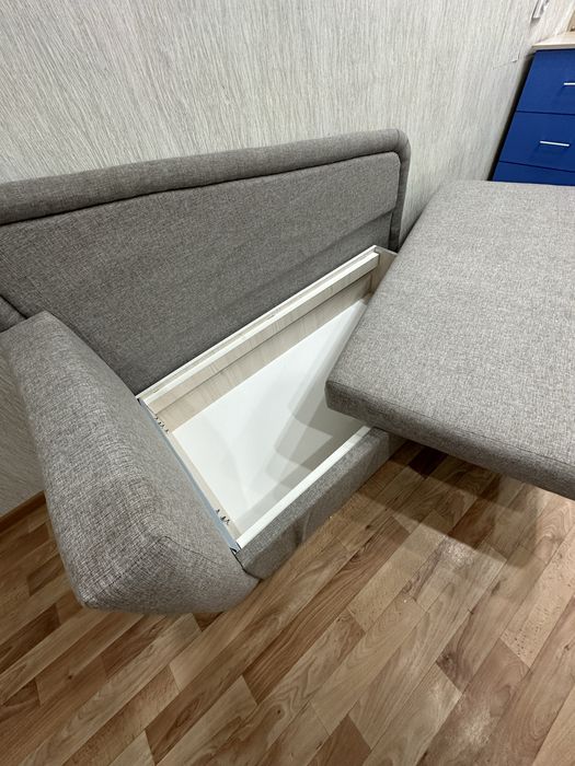 Продам тахту( мини диван)