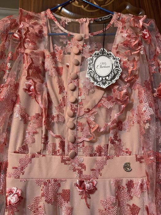 Платья вечерние гипюр