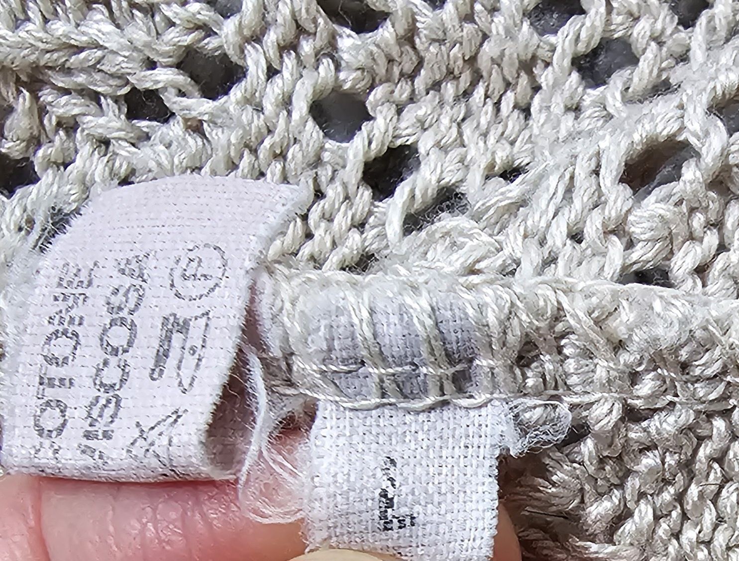 Cardigan tricotat 85% bumbac
Marime L