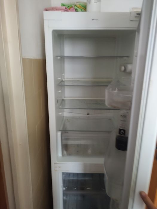 Vând Combina Whirlpool