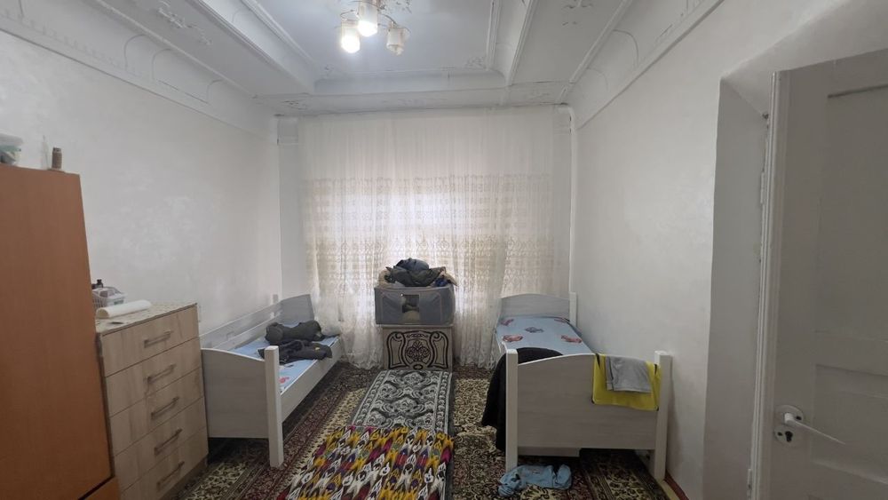 Uy sotiladi. Judayam fayzli uy. Yana kelishamiz