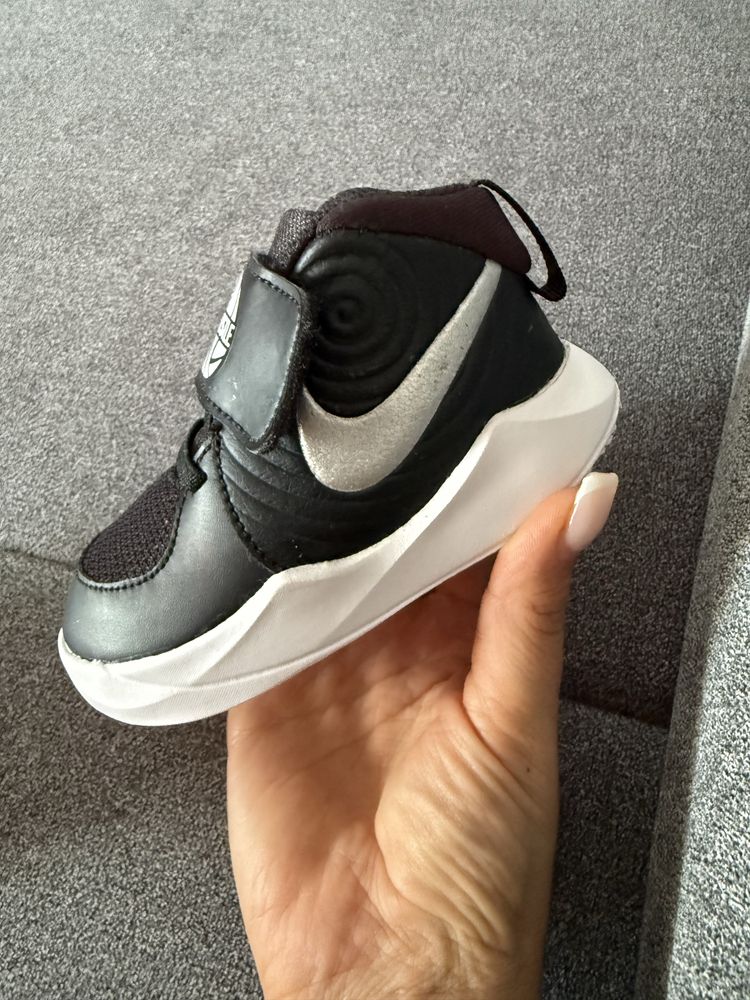 Бебешки маратонки Nike
