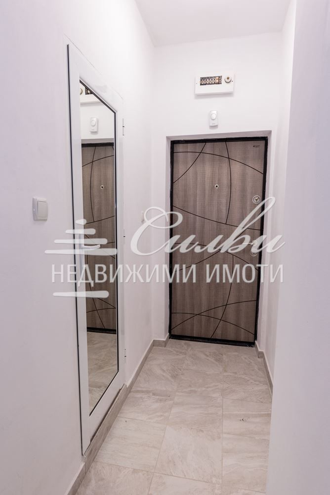 Продава се Тристаен апартамент в Шумен, Добруджански - 65 кв.м за 1648 €/кв.м - Снимка #9