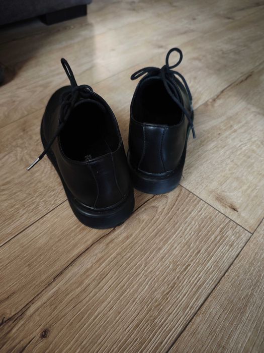 Черни кожени обувки
