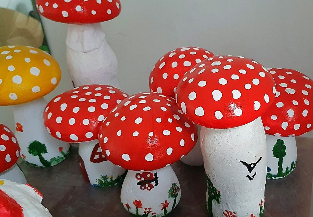 Decoratiuni gradina din ciment, ciuperci, ghiveci