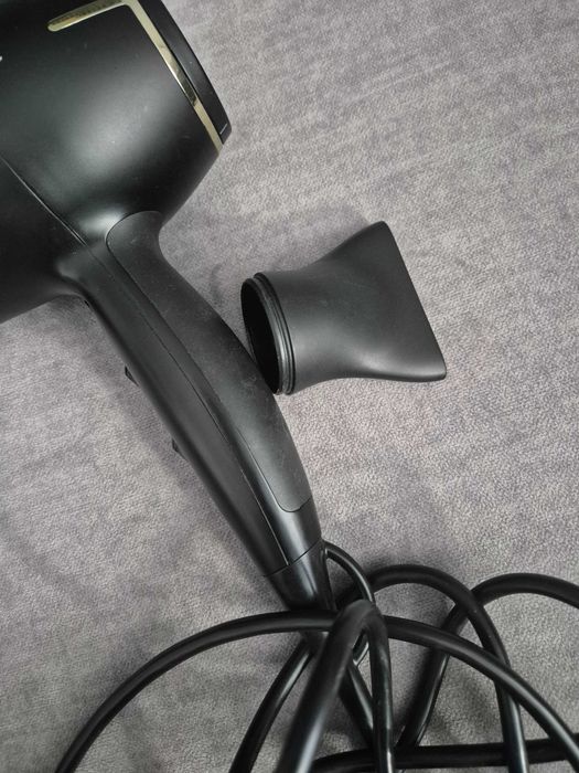 Uscator de par profesional Philips PRO 2300w IONIC