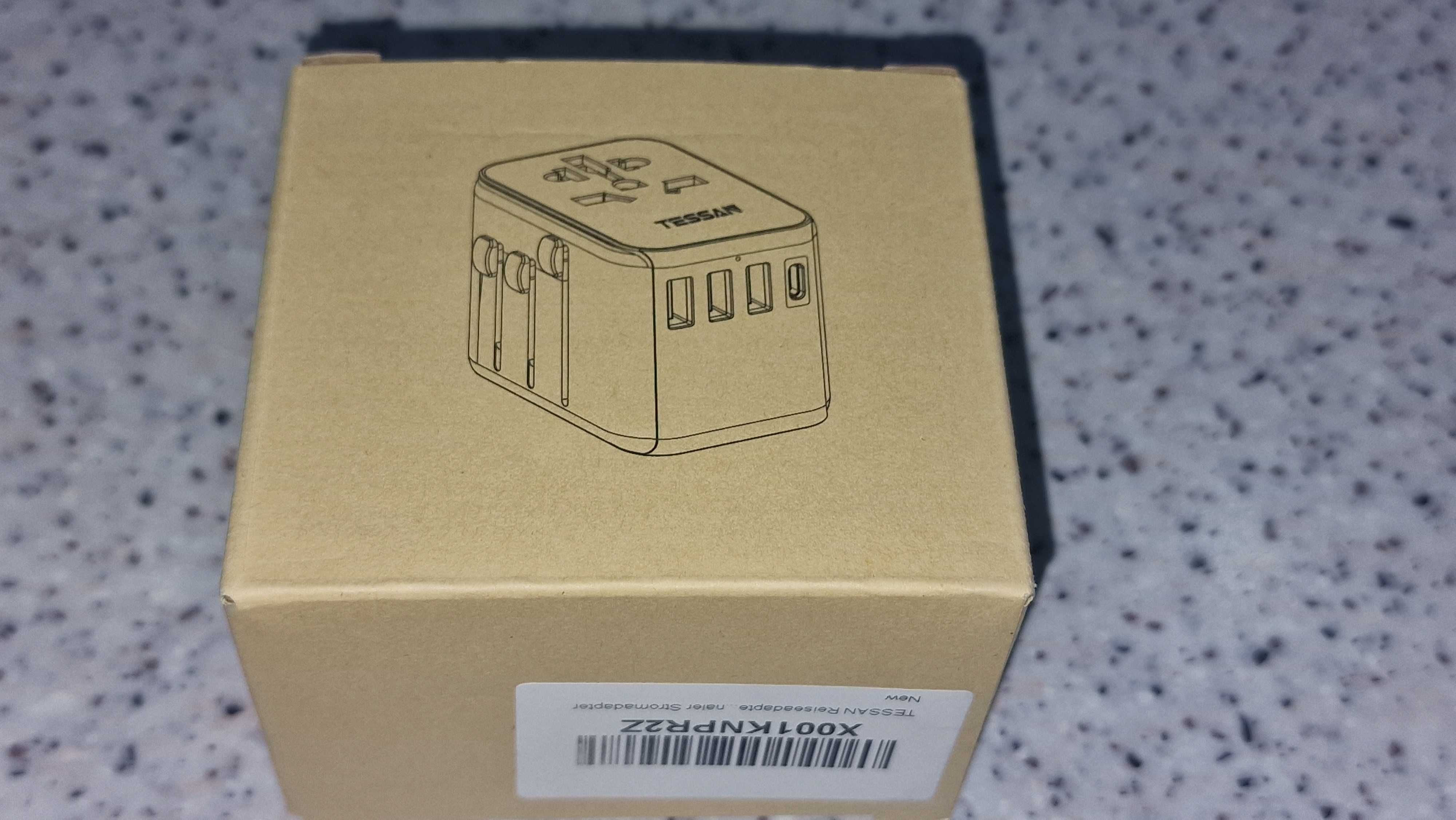 Adaptor priza international Tessan 633FC, 3xUSB-A 2.4A 1xUSB-C 3A