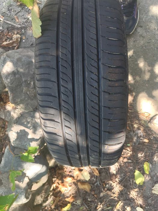 Продам шины почти новые 15 радиус